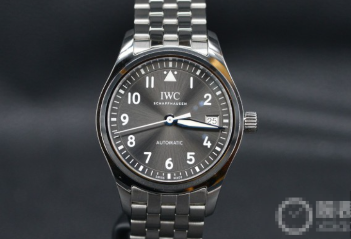萬國飛行員系列IW324002腕表